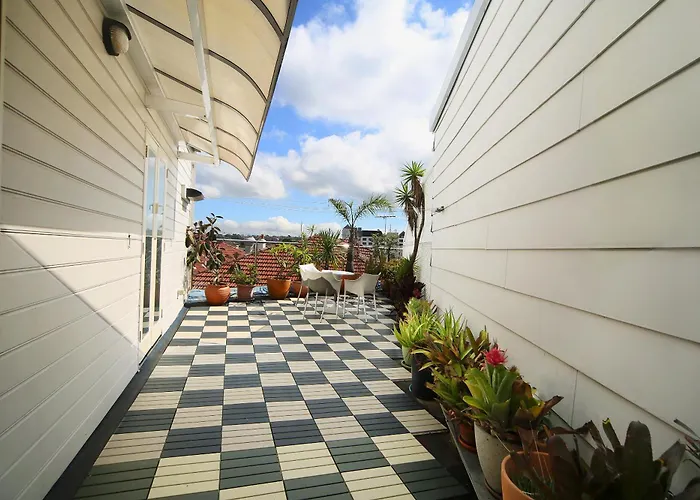 Coastal Penthouse At Coogee Beach